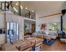 9340 Stephens Way, Halfmoon Bay, BC V7Z1G9 Photo 14