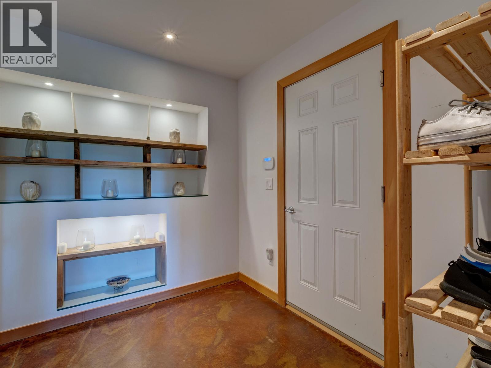 9340 STEPHENS WAY, Halfmoon Bay