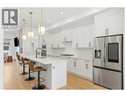 4pc Bathroom - 2808 40 Street Sw, Calgary, AB T3E3J6 Photo 12