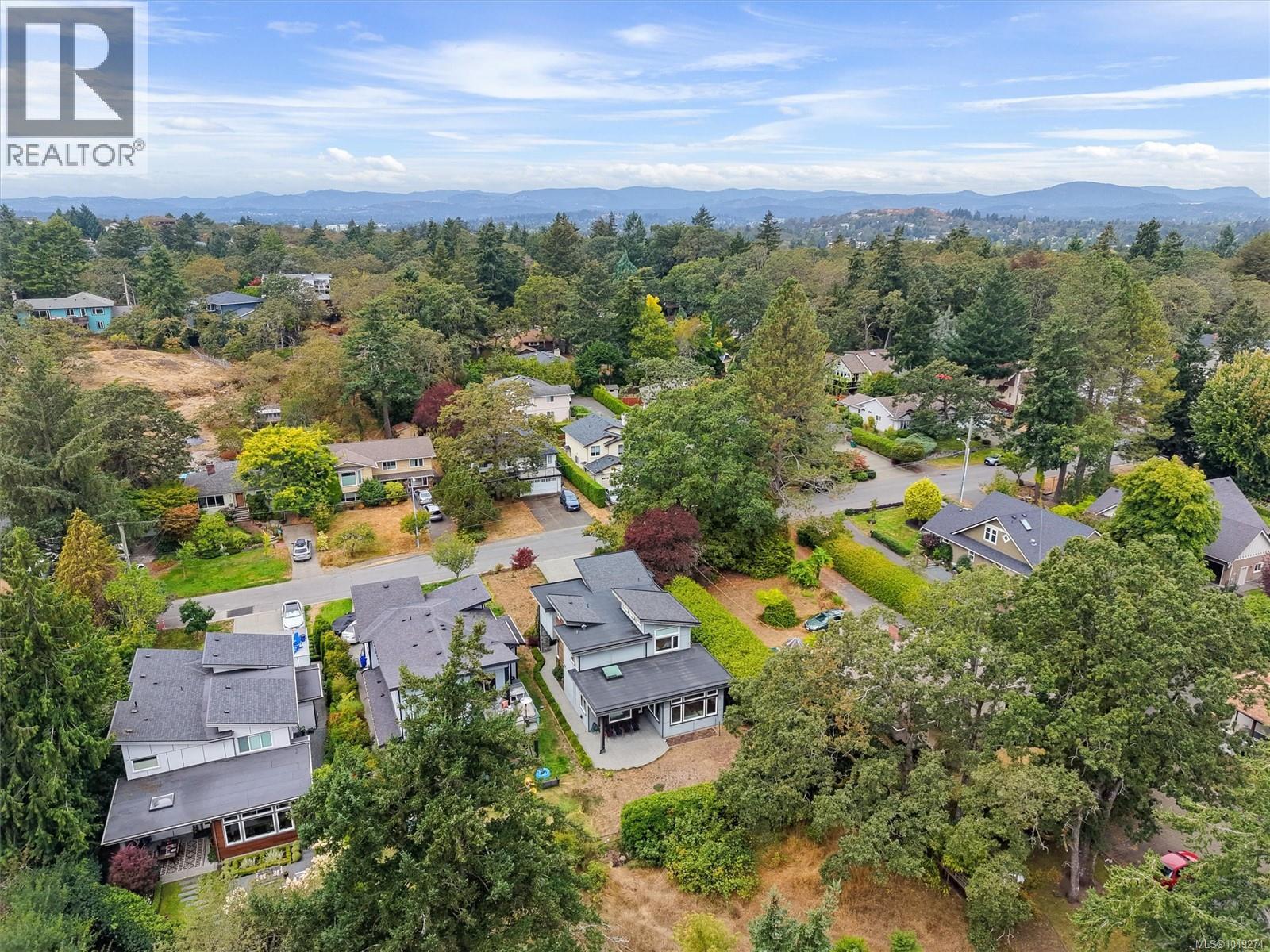 3749 Ascot Dr - 6