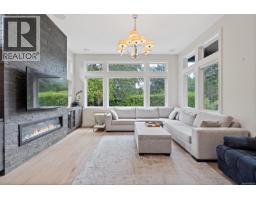 3749 Ascot Dr, Saanich, BC V8P3S2 Photo 25