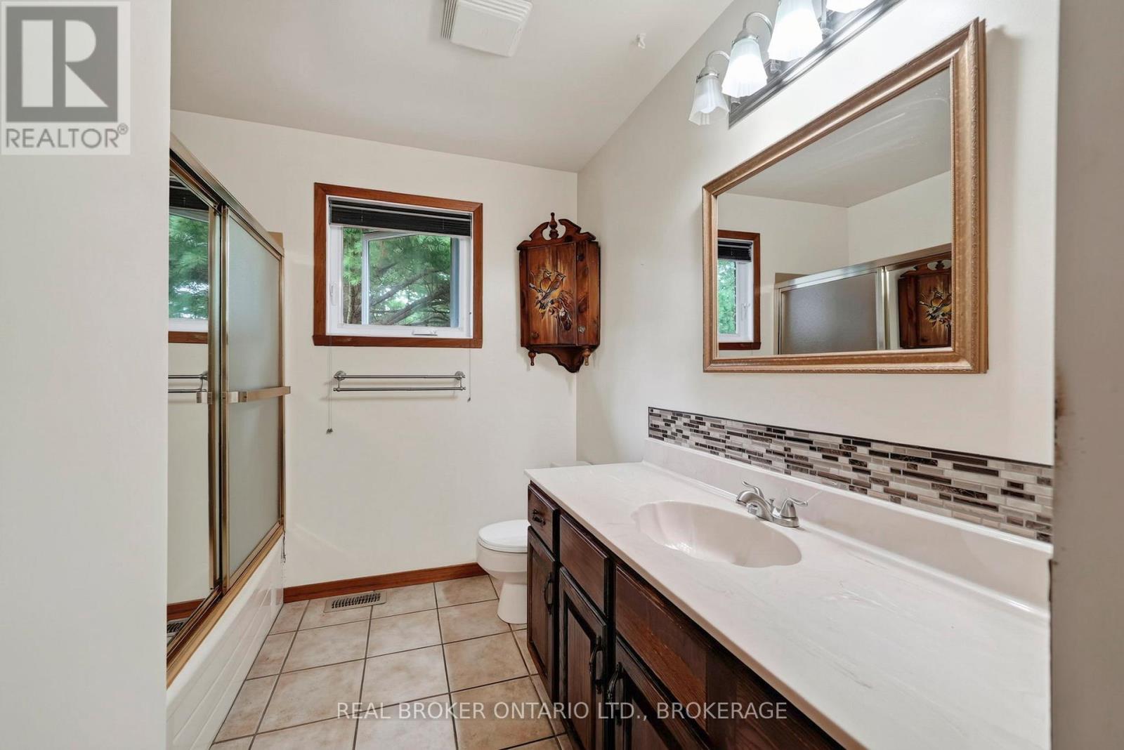 4 LOYALIST CRESCENT - Image 10