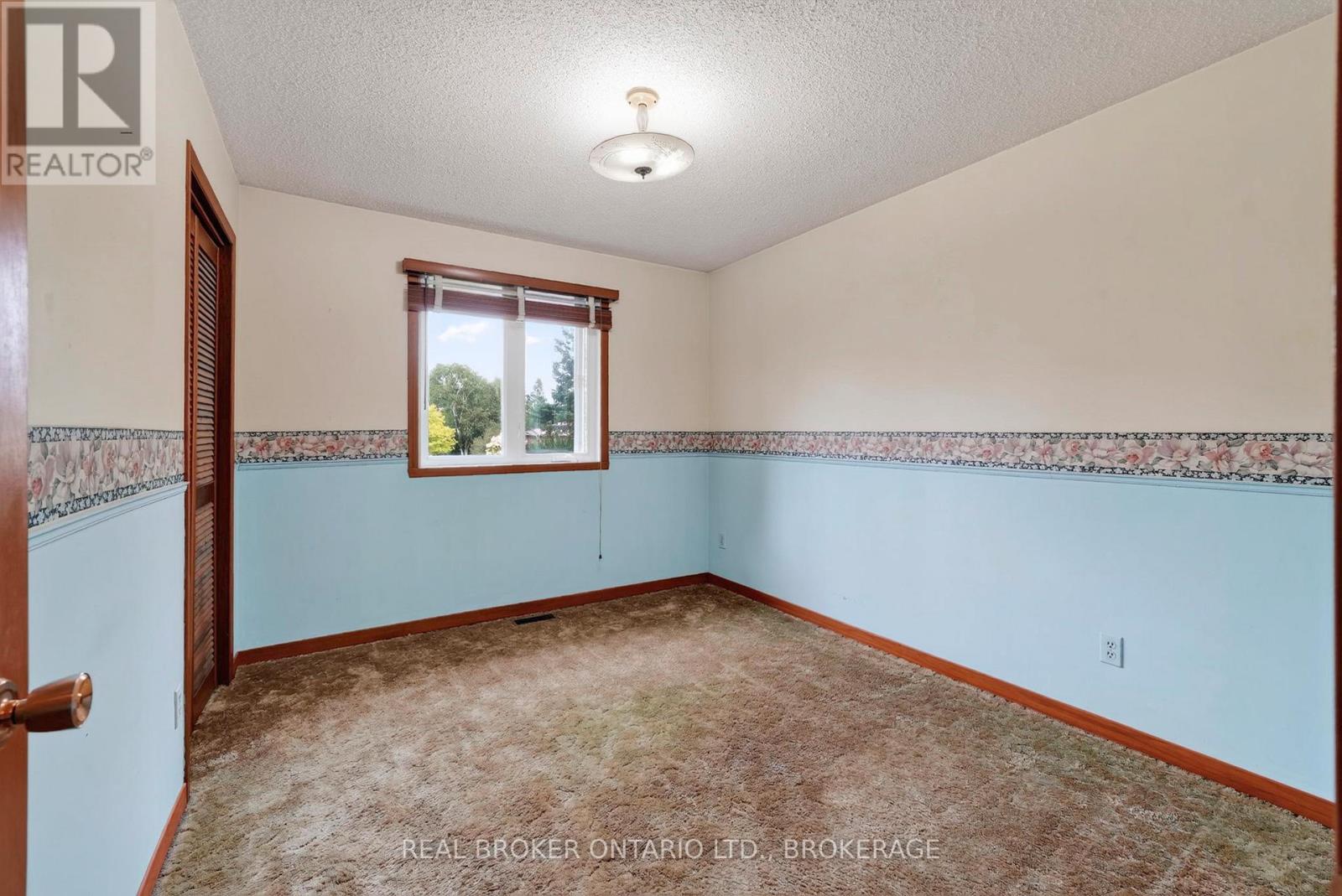 4 LOYALIST CRESCENT - Image 12