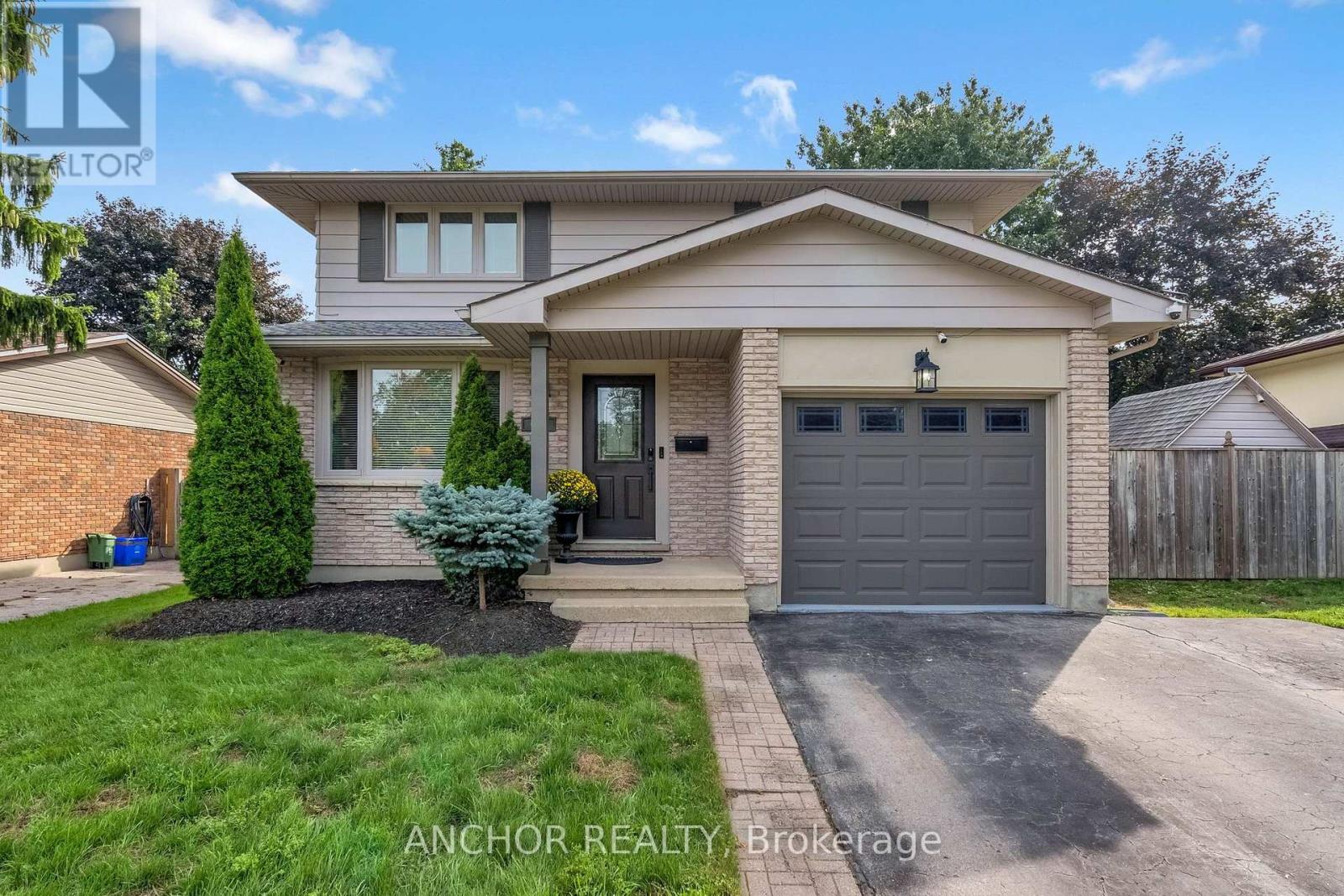 684 GRIFFITH STREET, London South (South K) — photo 1