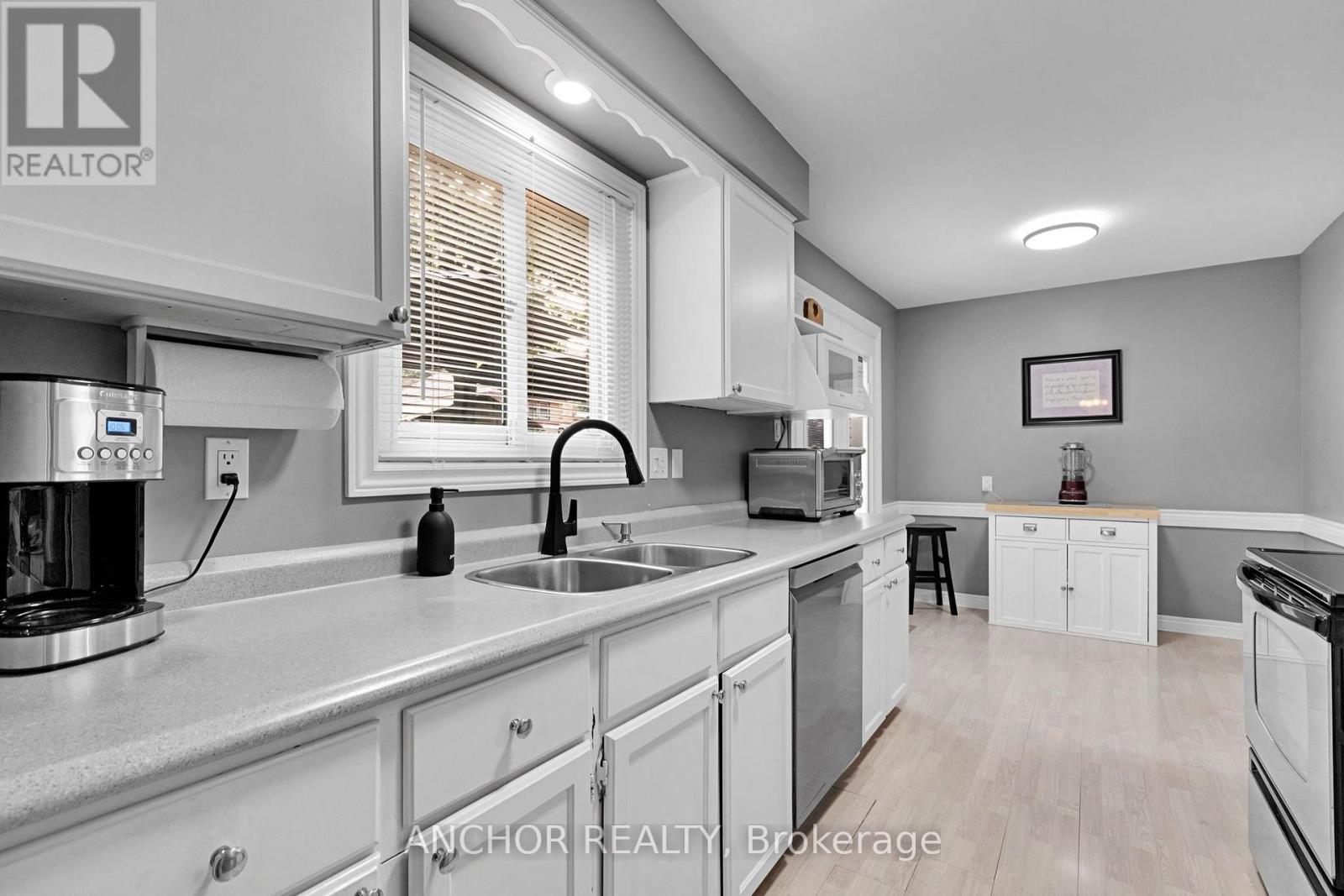 684 GRIFFITH STREET - Image 14