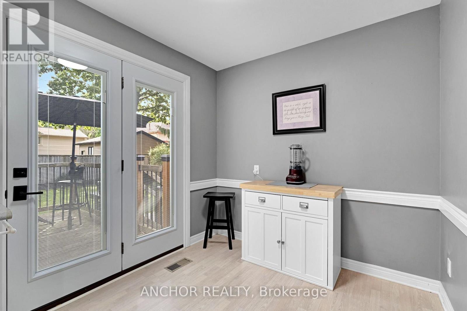 684 GRIFFITH STREET - Image 16