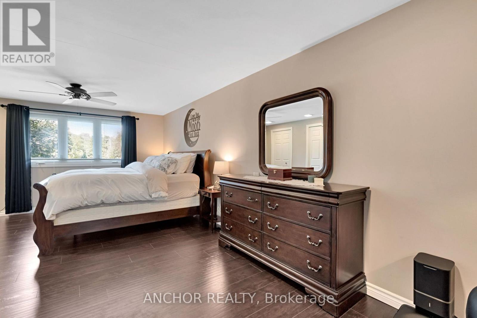 684 GRIFFITH STREET - Image 24