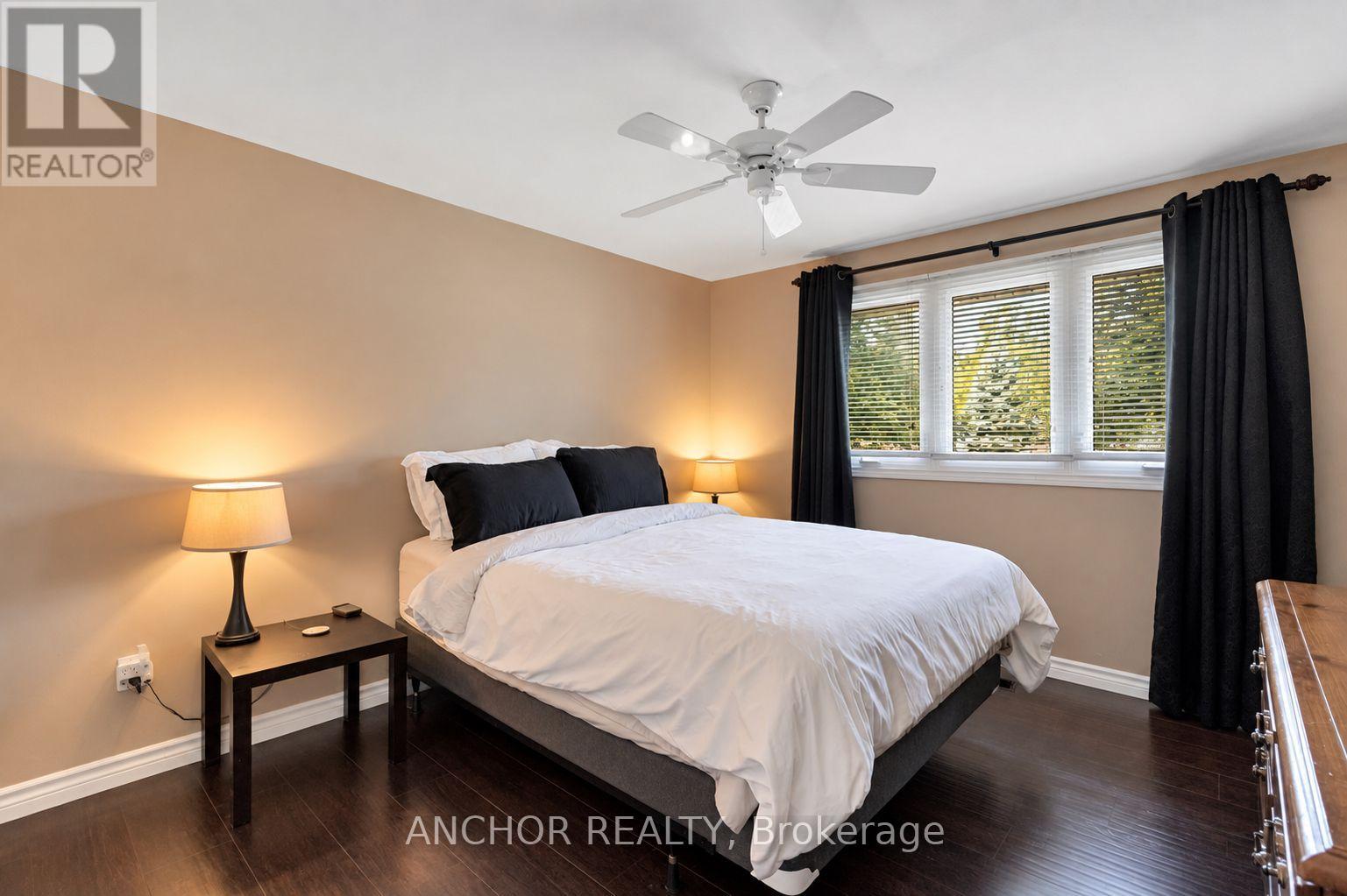 684 GRIFFITH STREET - Image 27