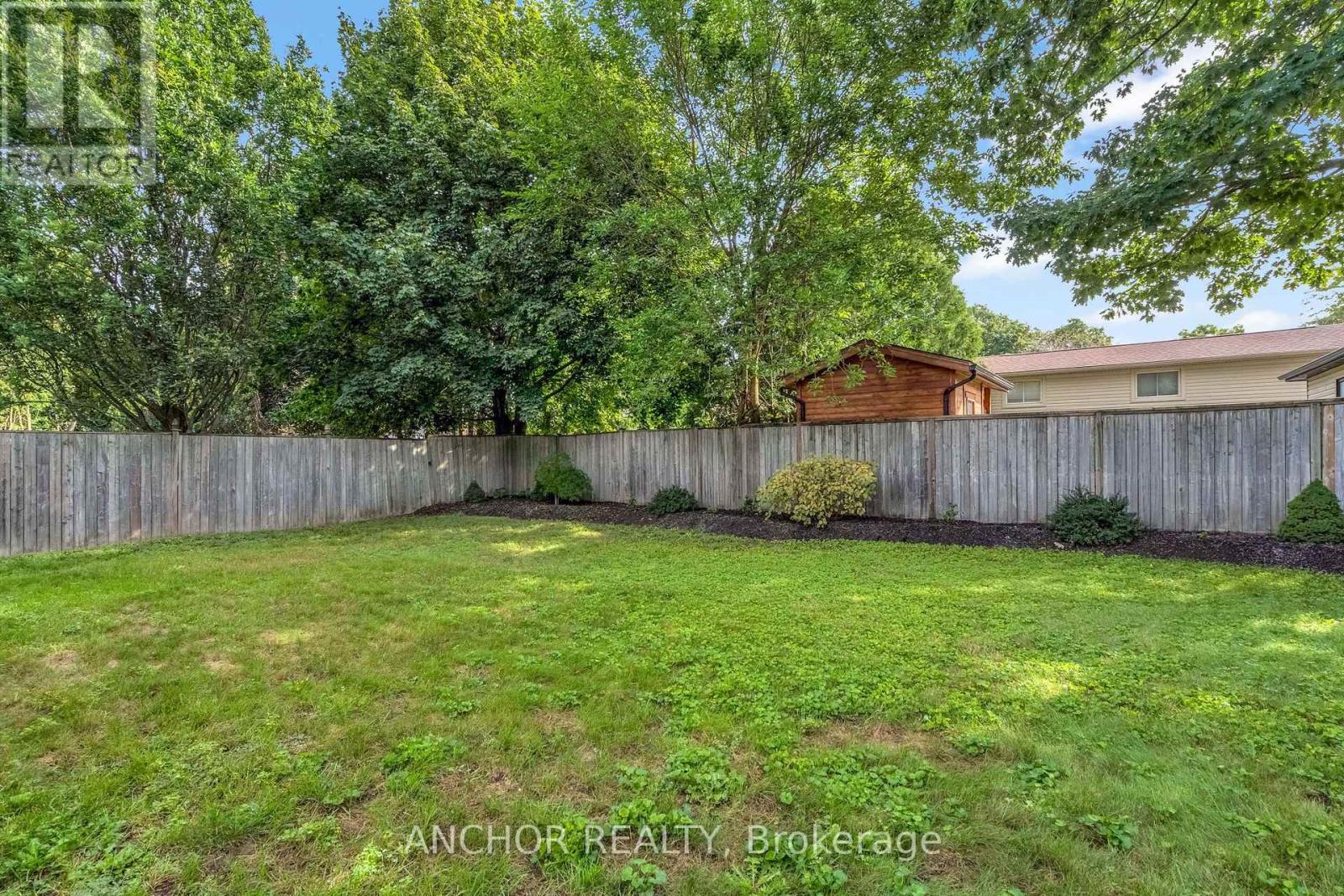 684 GRIFFITH STREET - Image 33