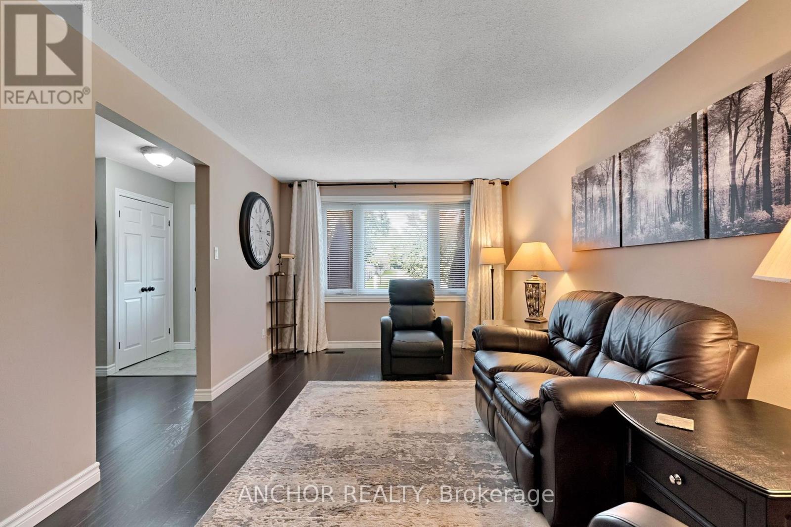 684 GRIFFITH STREET, London South (South K) — photo 4