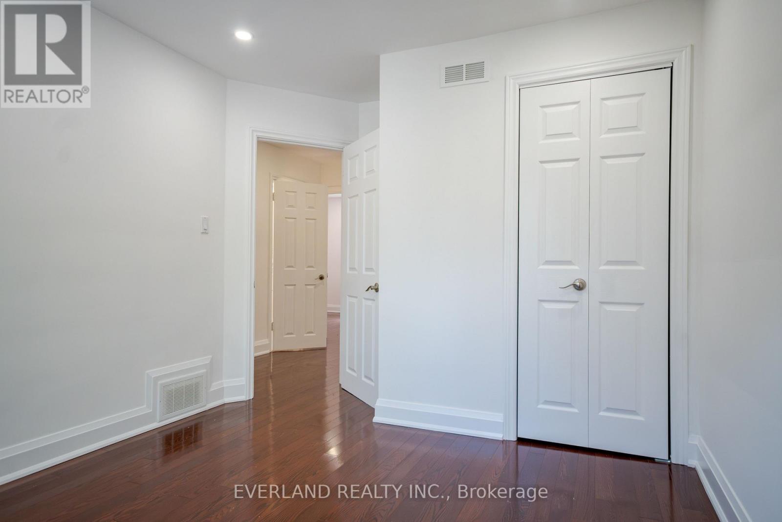 351 LAWRENCE AVENUE W - 29