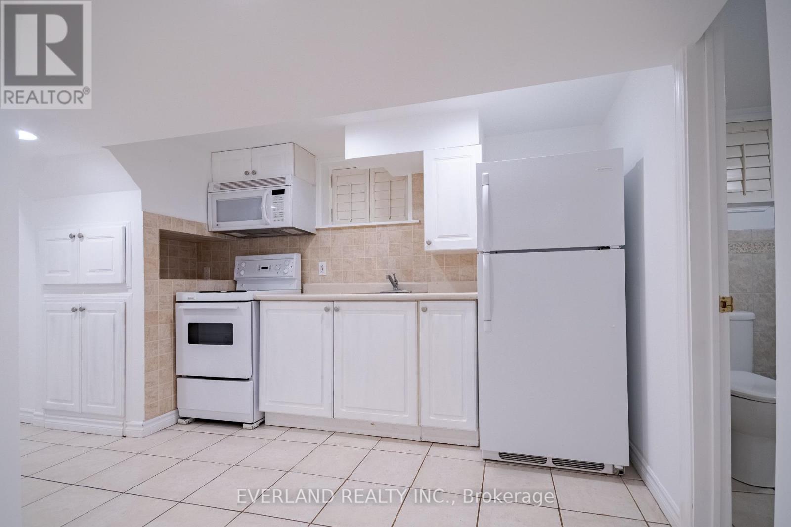 351 LAWRENCE AVENUE W - 35