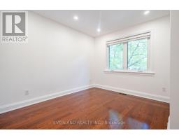 351 Lawrence Avenue W, Toronto, ON M5M1B6 Photo 32