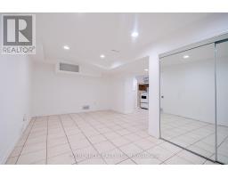 351 Lawrence Avenue W, Toronto, ON M5M1B6 Photo 36