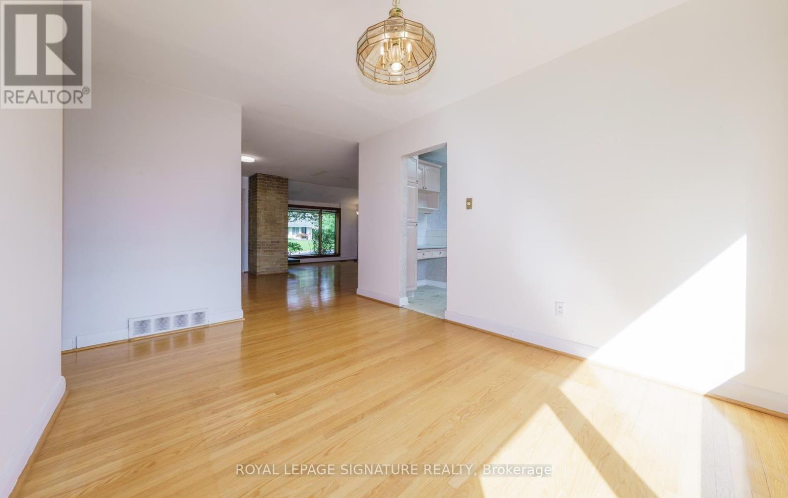 55 SOUTHWELL DRIVE - 14