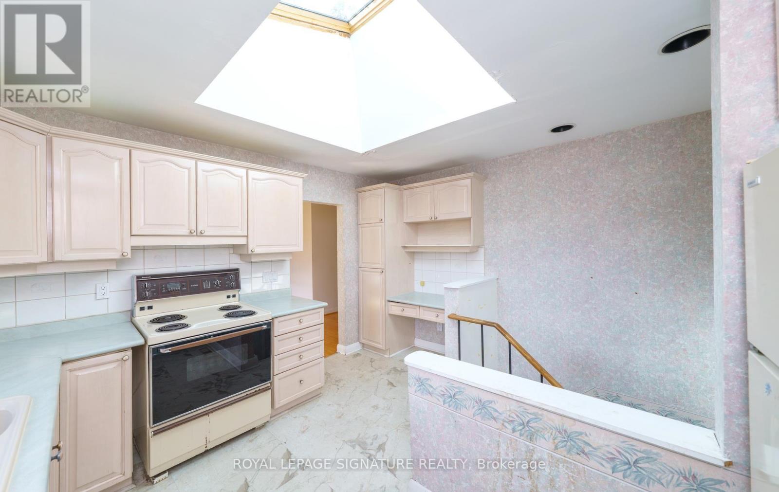 55 SOUTHWELL DRIVE - 16