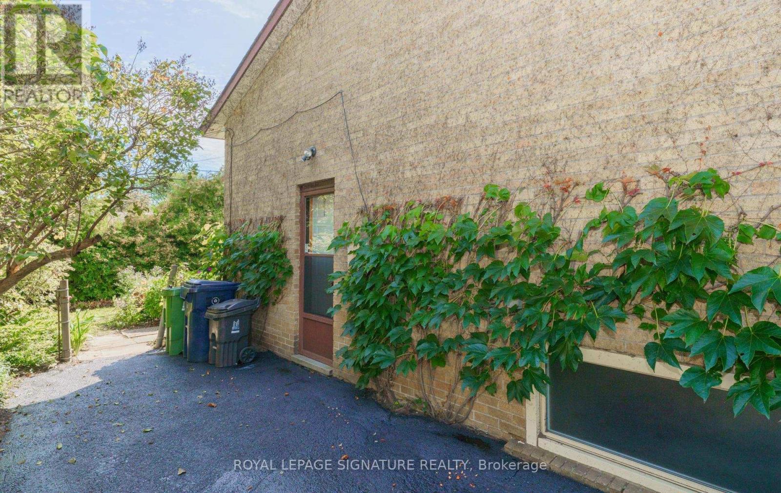 55 SOUTHWELL DRIVE - 38