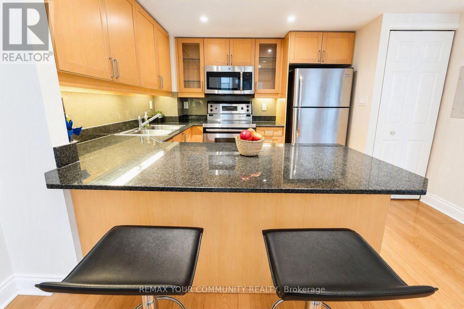 #501 80 CUMBERLAND STREET - Image 13