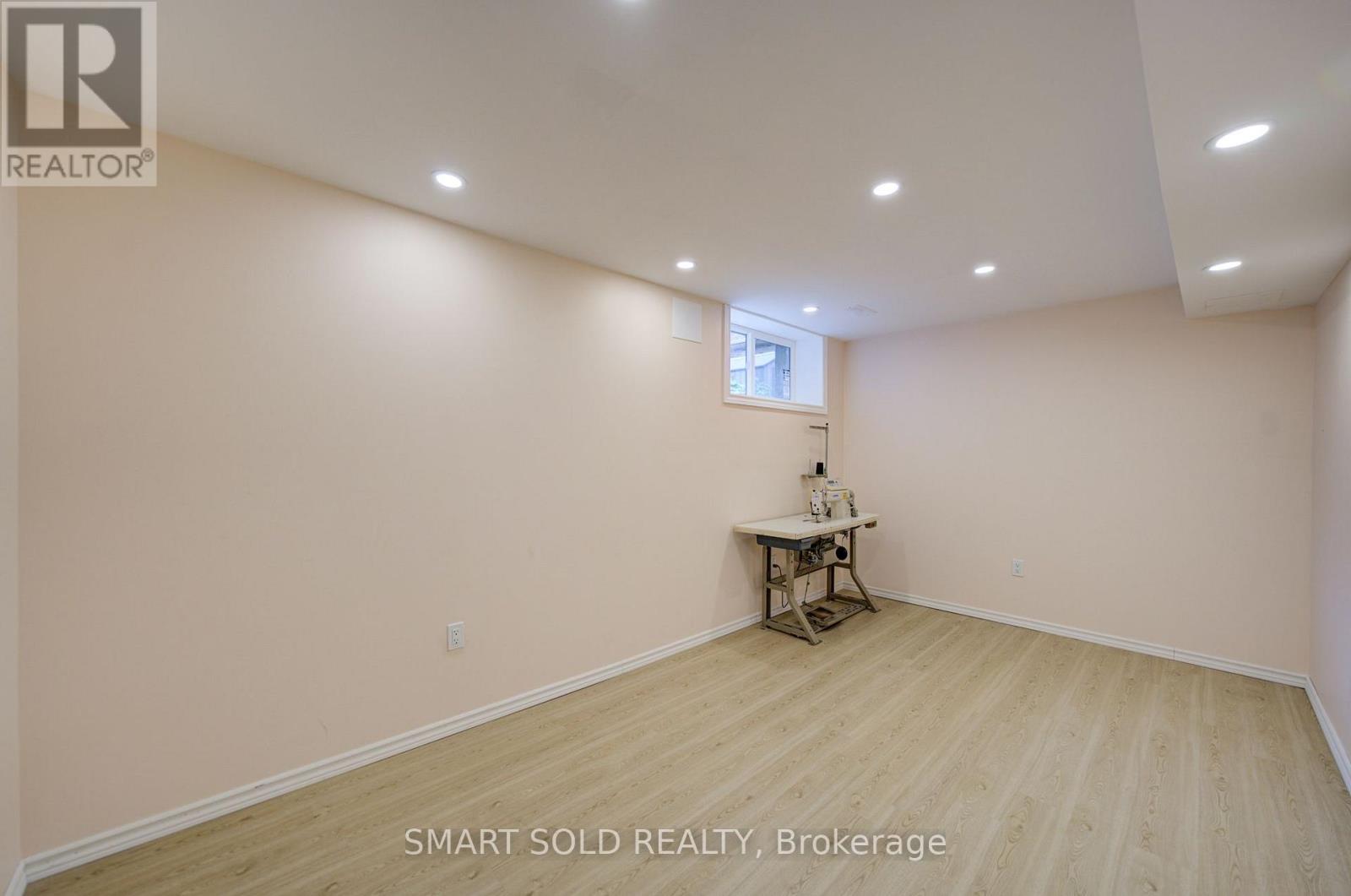 56 GATESVIEW AVENUE - 39
