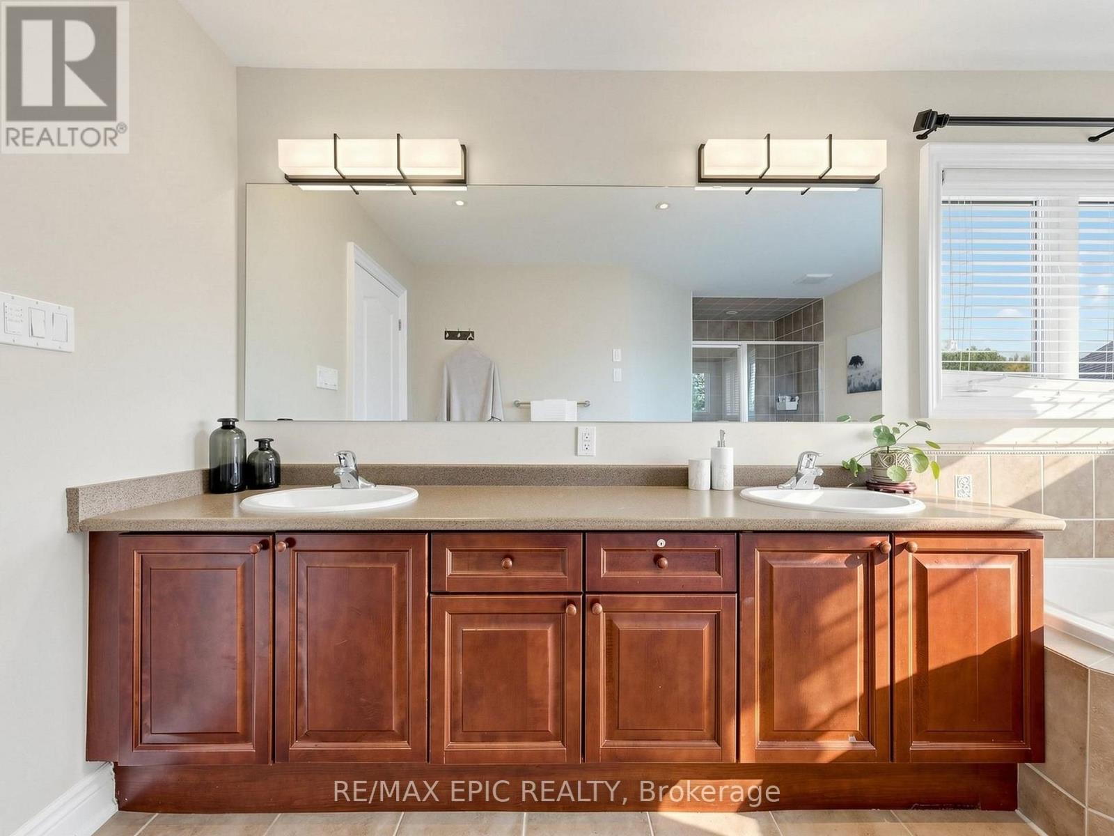 6 MALTA COURT - Image 36