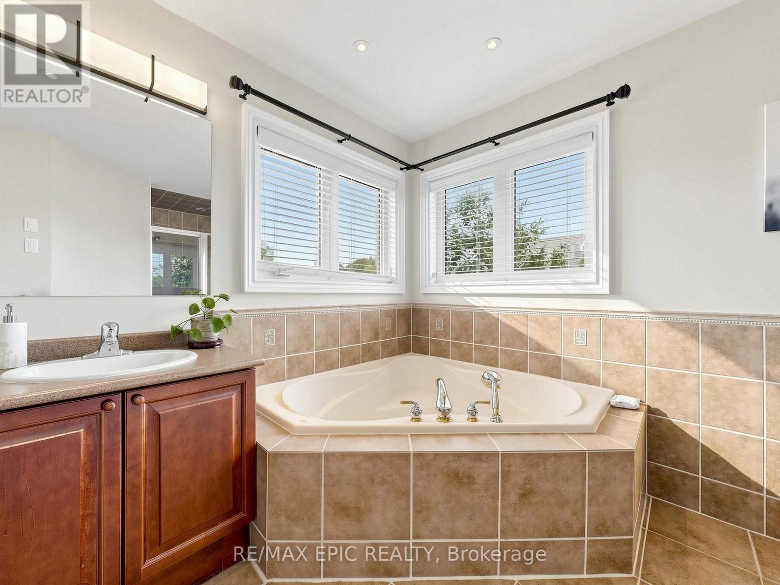6 MALTA COURT - Image 37