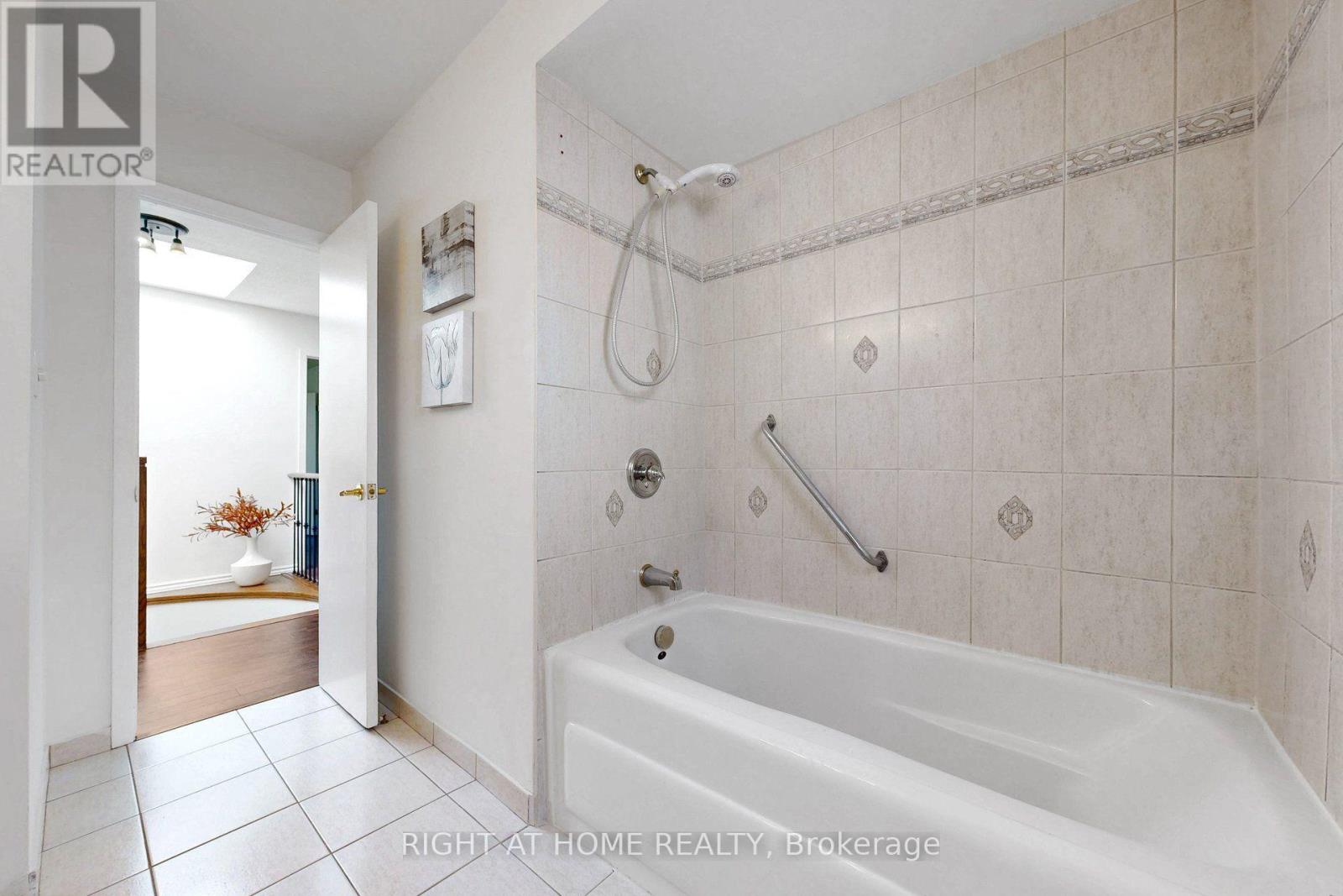 30 ABRAHAM AVENUE - Image 33