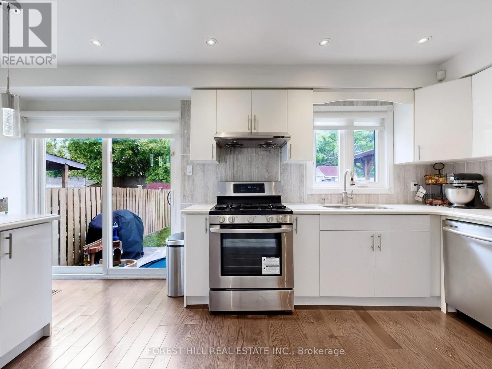 109 SPYGLASS HILL ROAD - 10