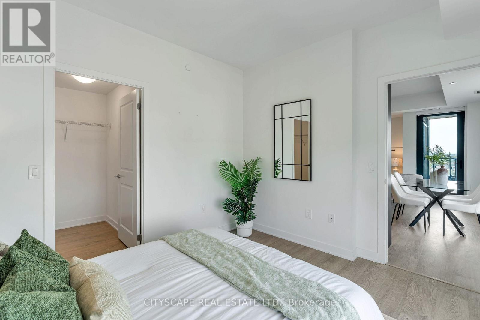 #405 120 EAGLE ROCK WAY - 24