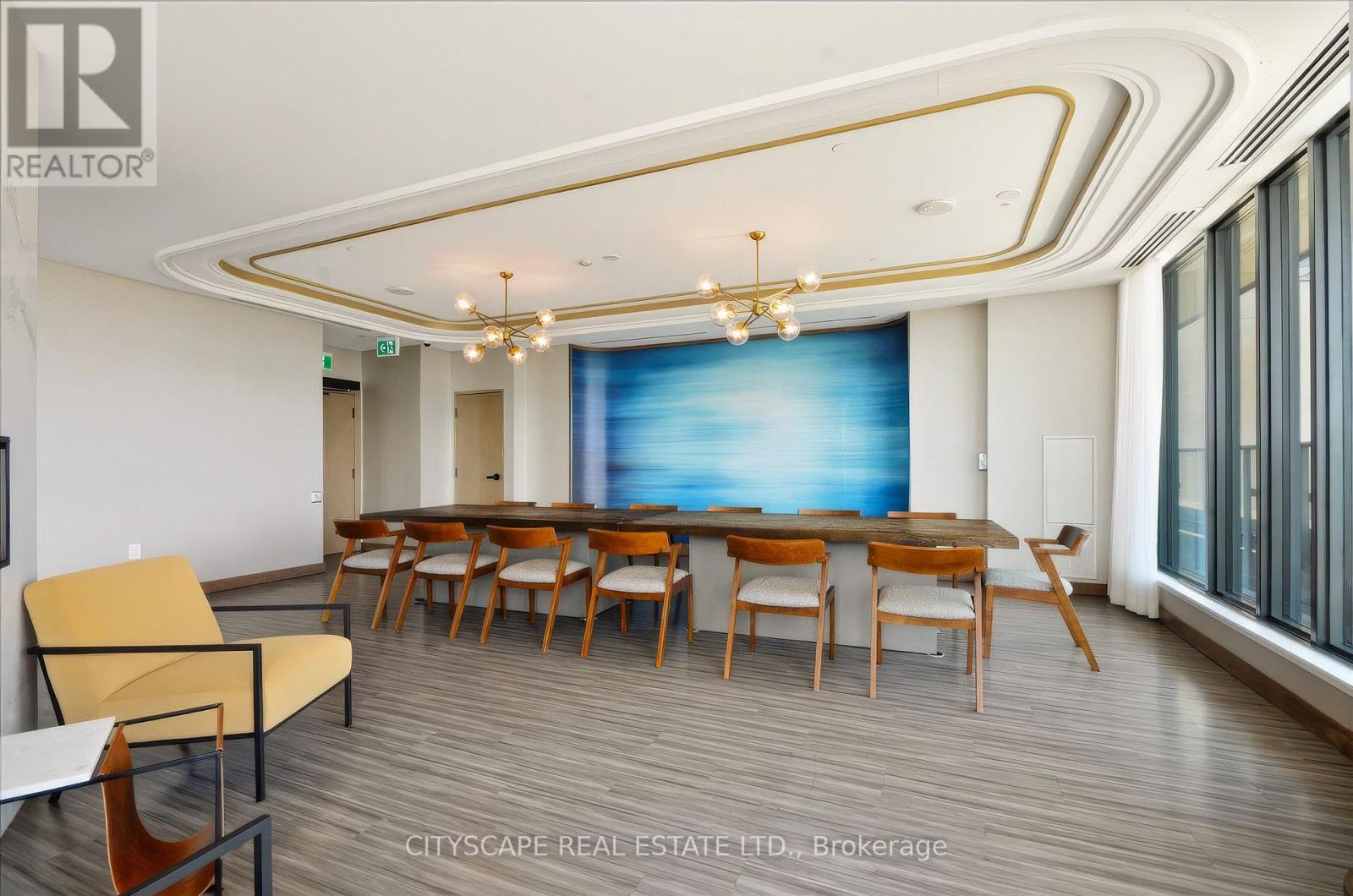 #405 120 EAGLE ROCK WAY - 44