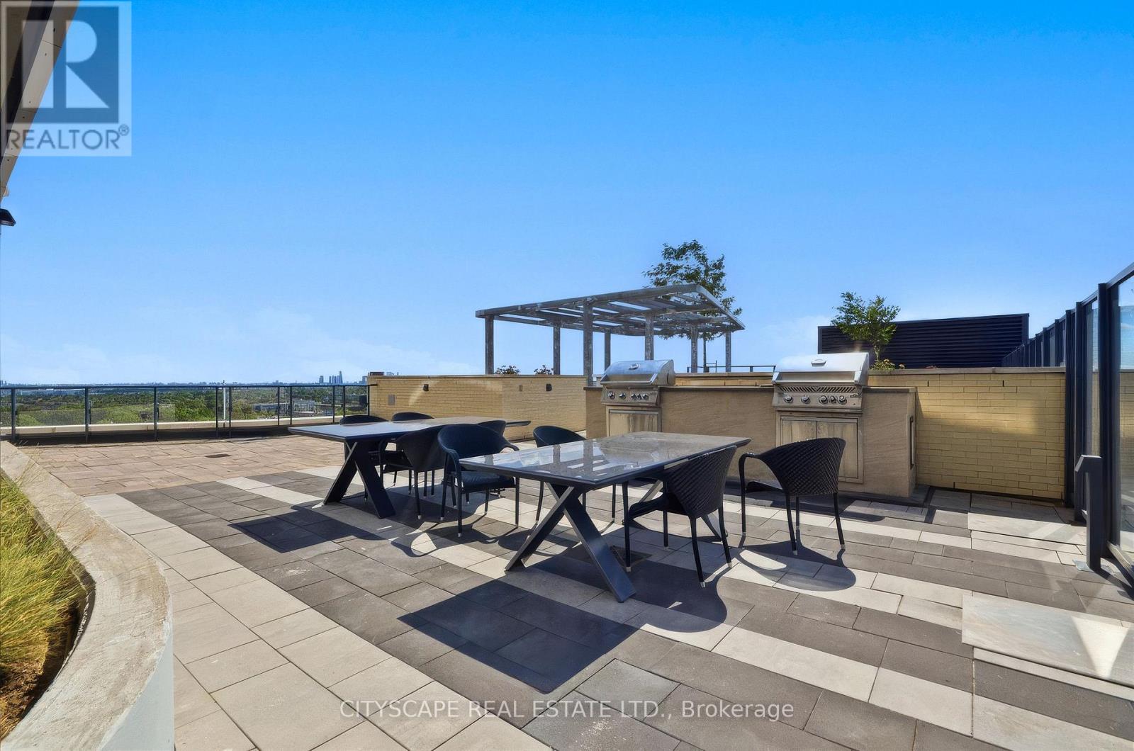 #405 120 EAGLE ROCK WAY - 45