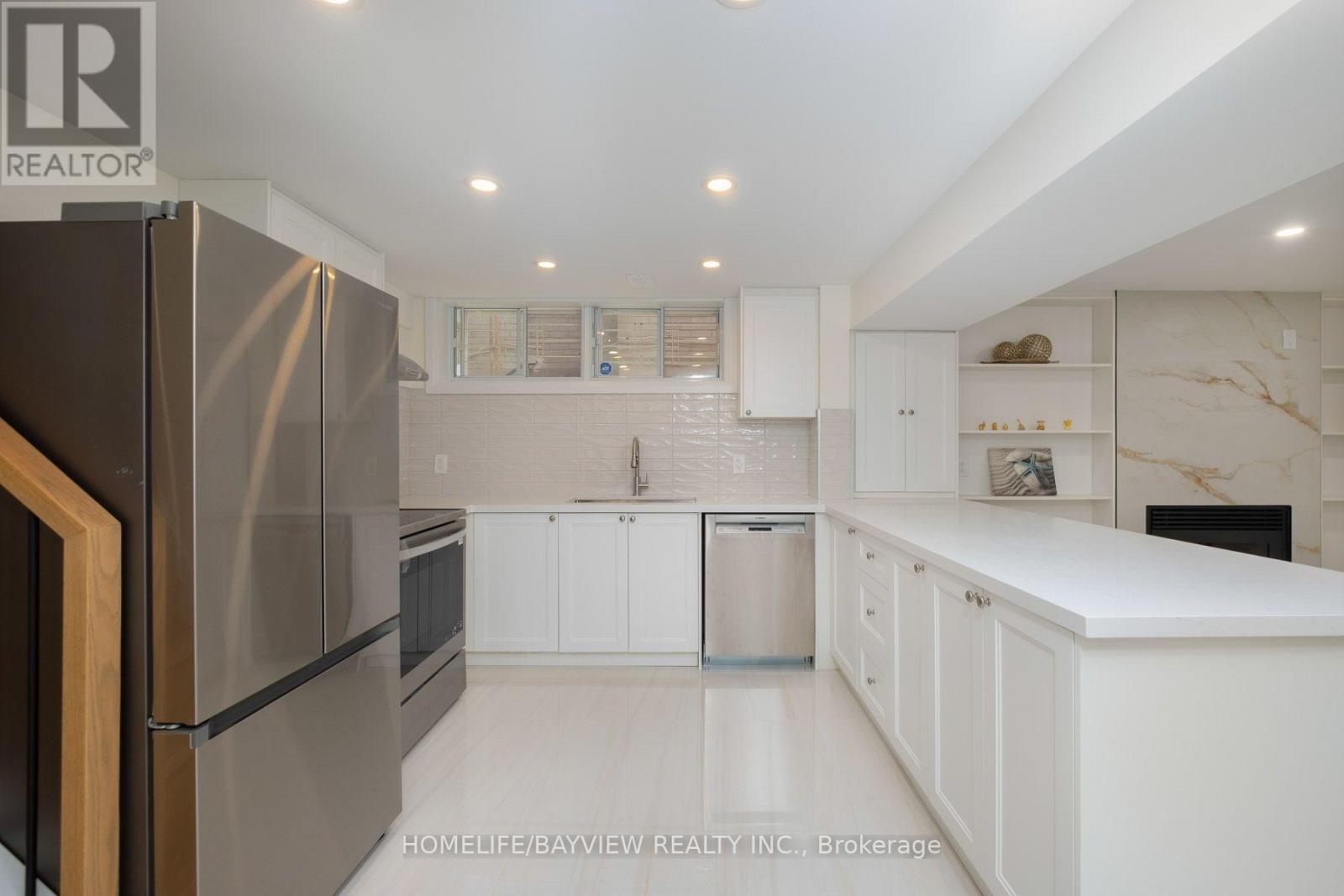 164 STEELES AVENUE E - Image 27
