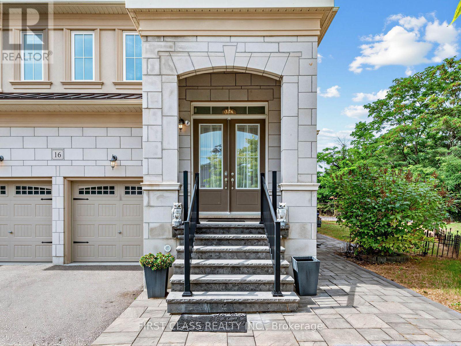 16 MACDONALD COURT - 3
