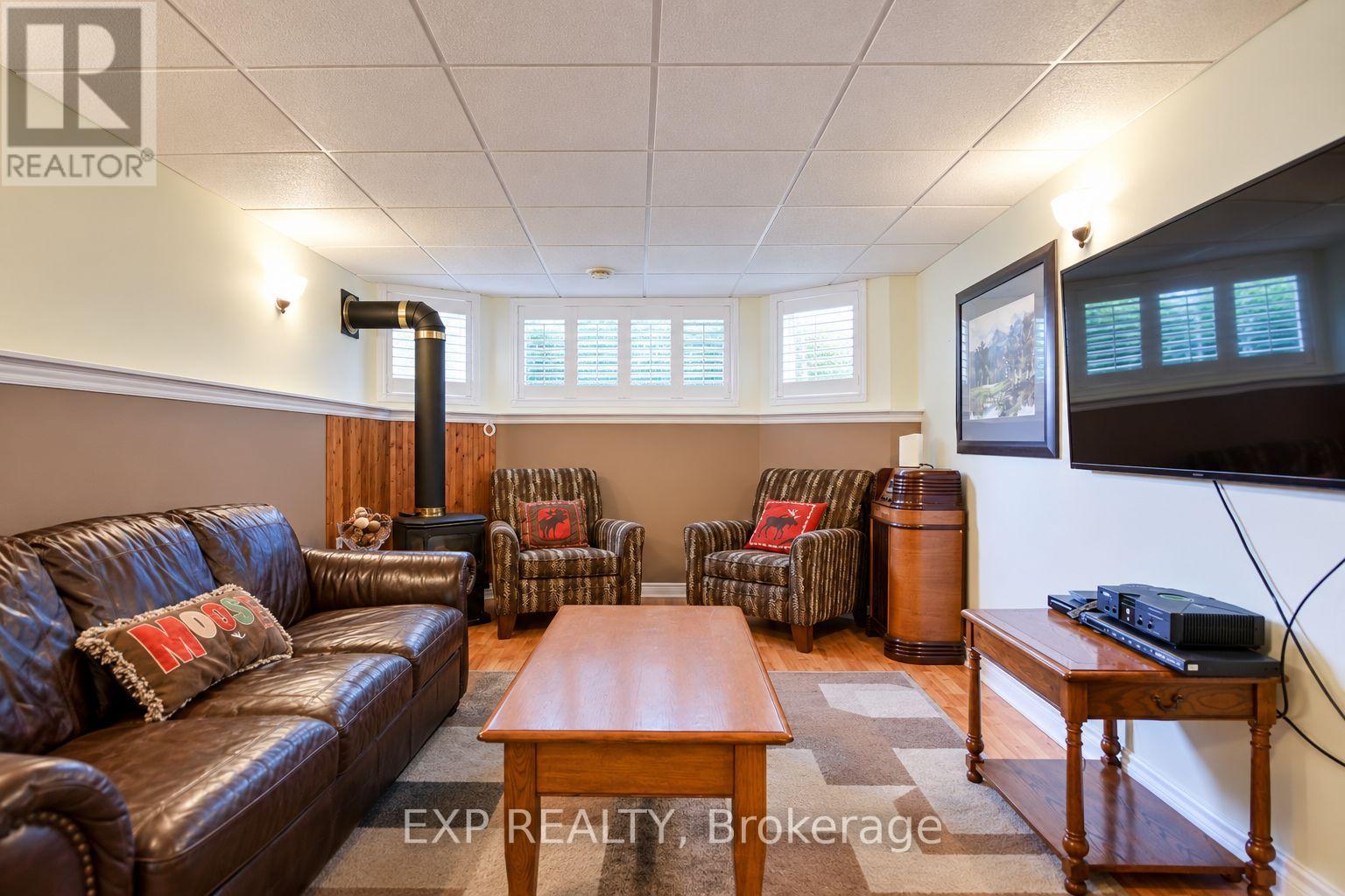7 HUNTER COURT - Image 18