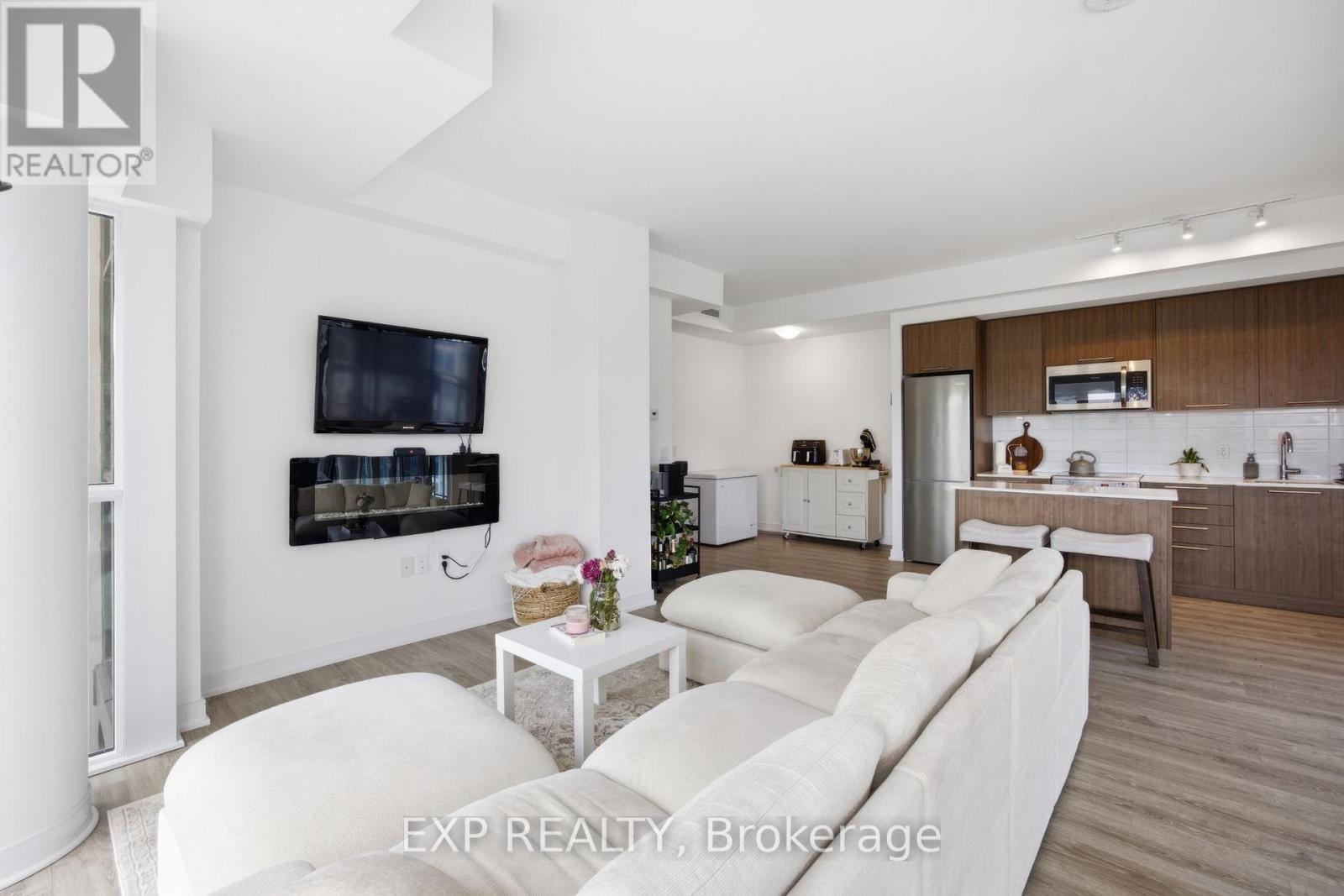 #404 25 NEIGHBORHOOD LANE - Image 36