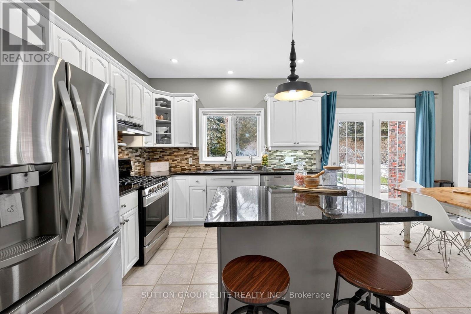 11 ELDERBERRY LANE - 20