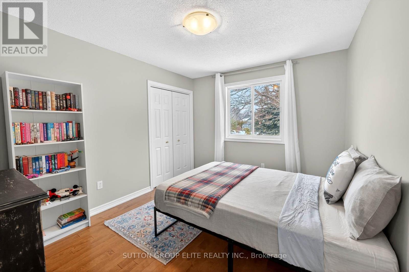 11 ELDERBERRY LANE - 36