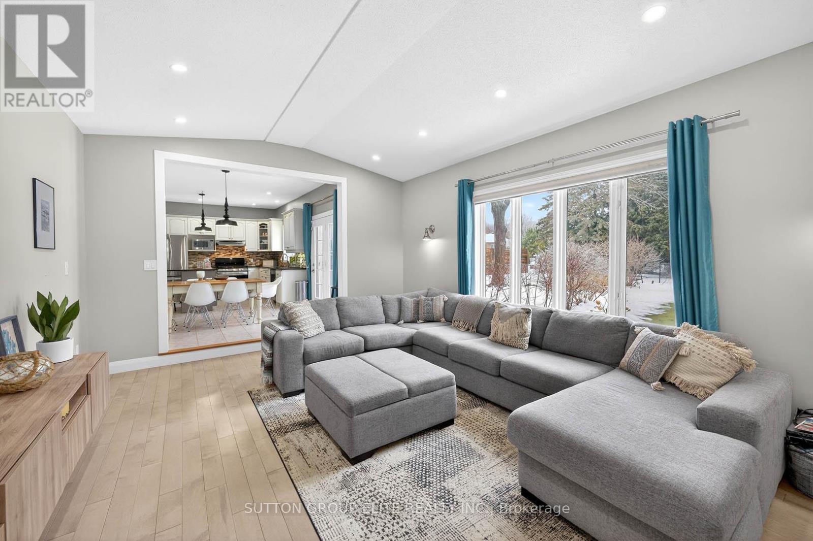 11 ELDERBERRY LANE - 9