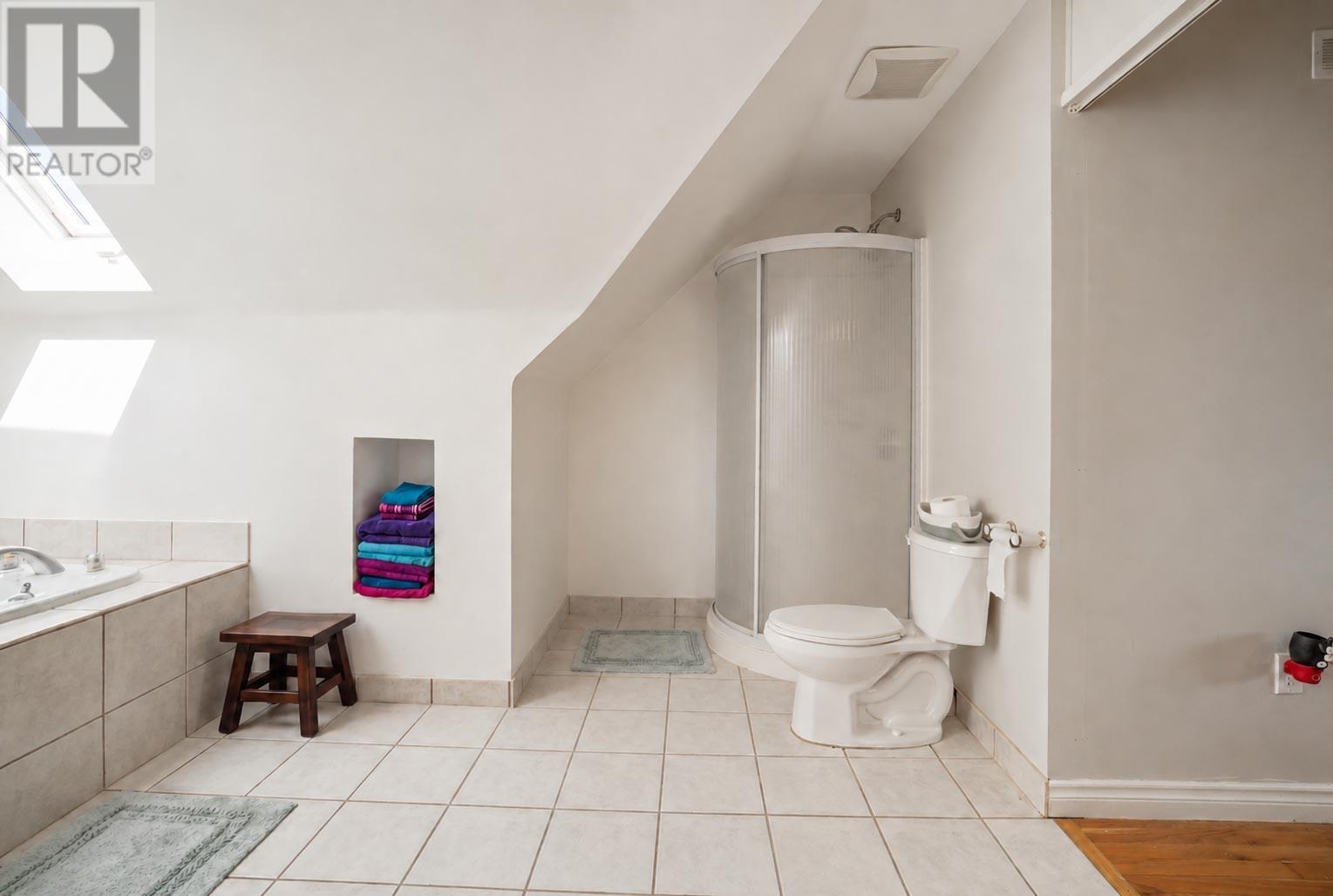 25 England Circle - Image 19