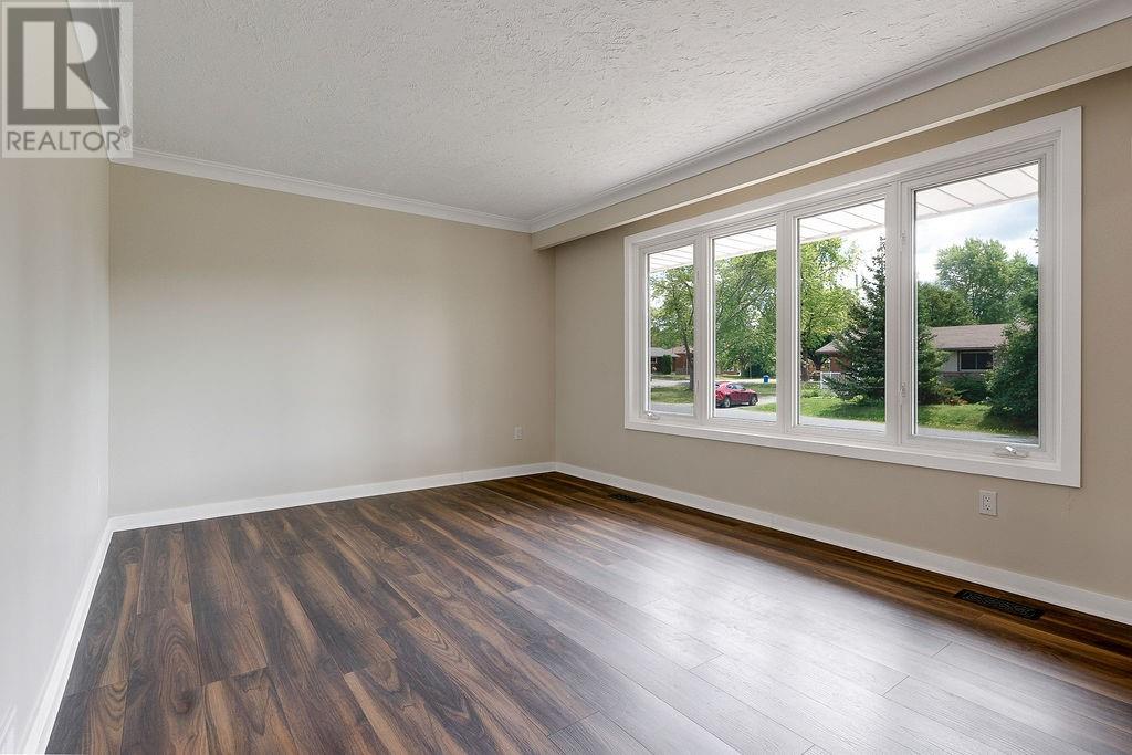 1609 Redfern - 10