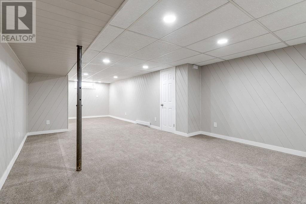 1609 Redfern - 25