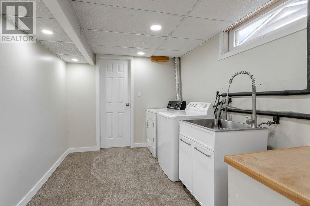 1609 Redfern - Image 29