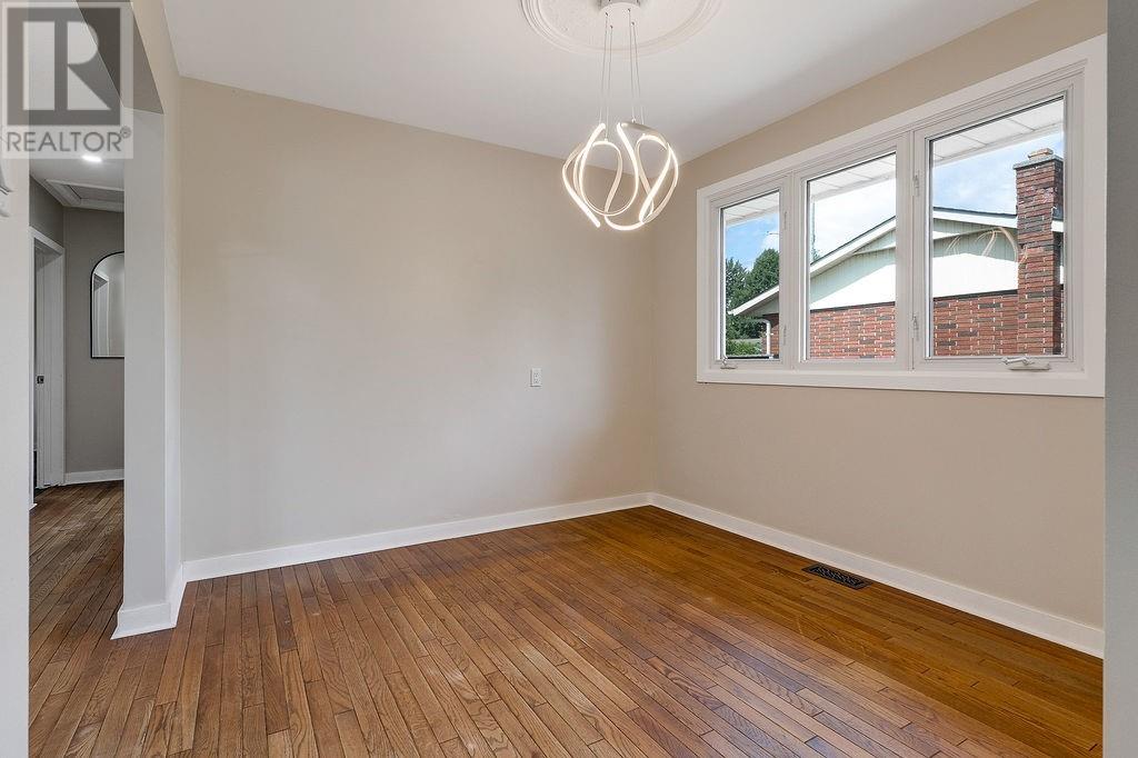1609 Redfern - 7