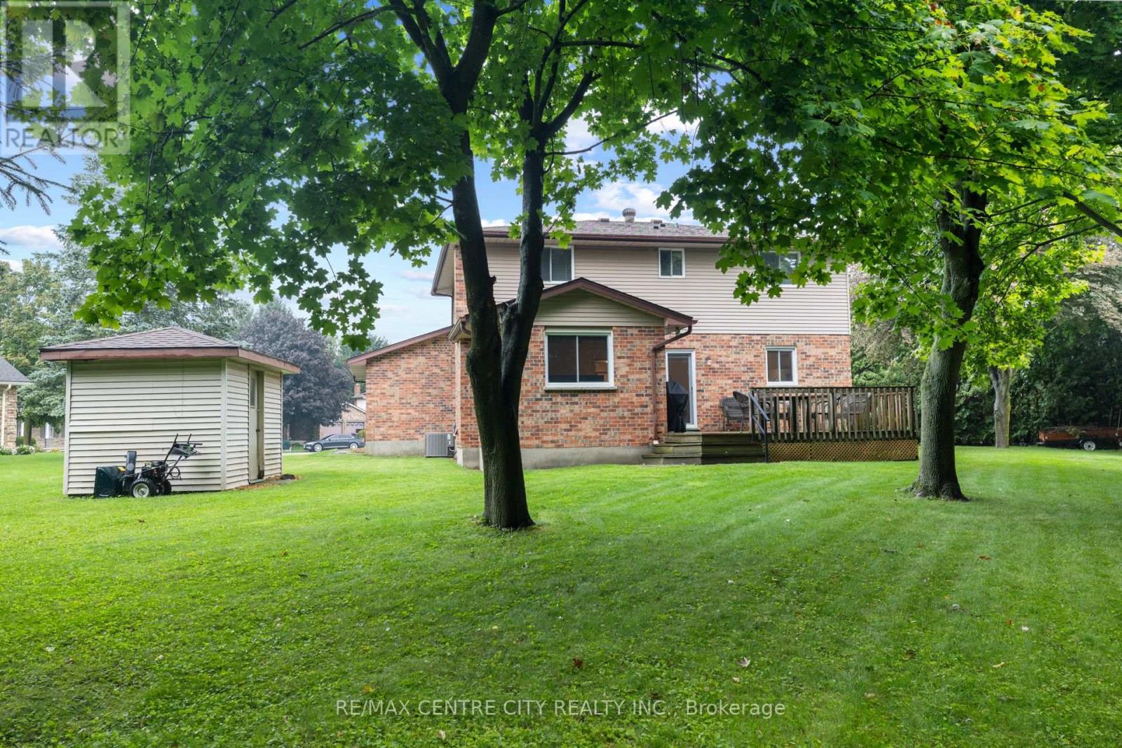 334 CANTERBURY PLACE - Image 26