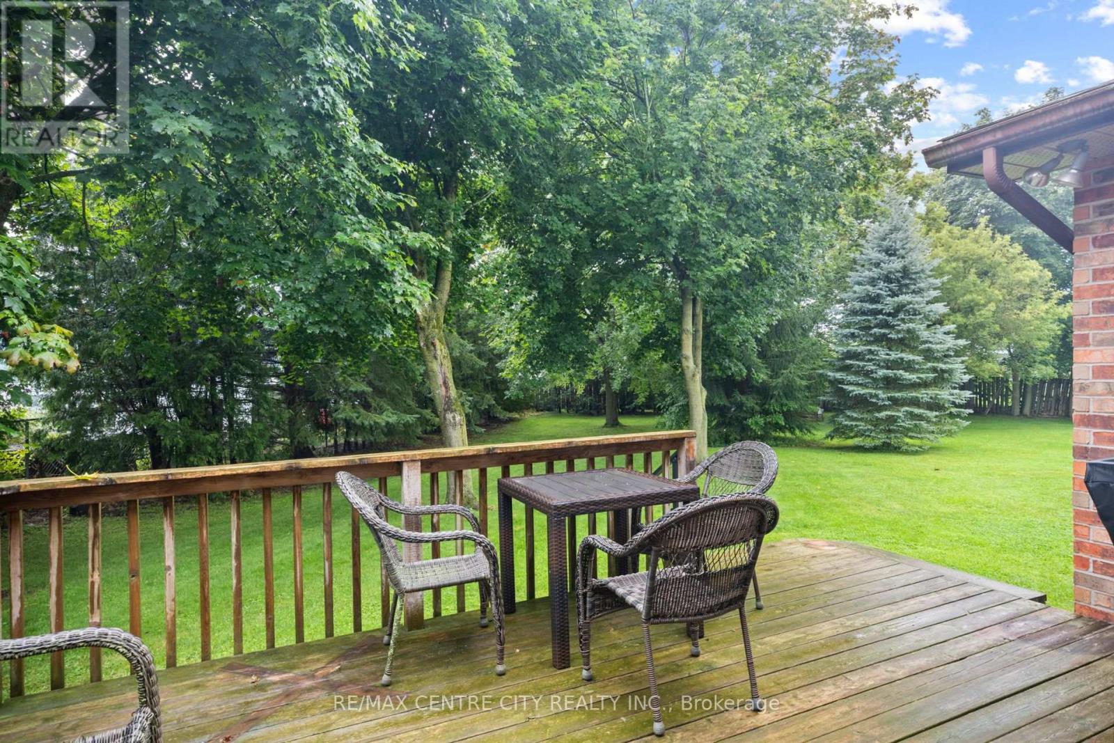 334 CANTERBURY PLACE - Image 27