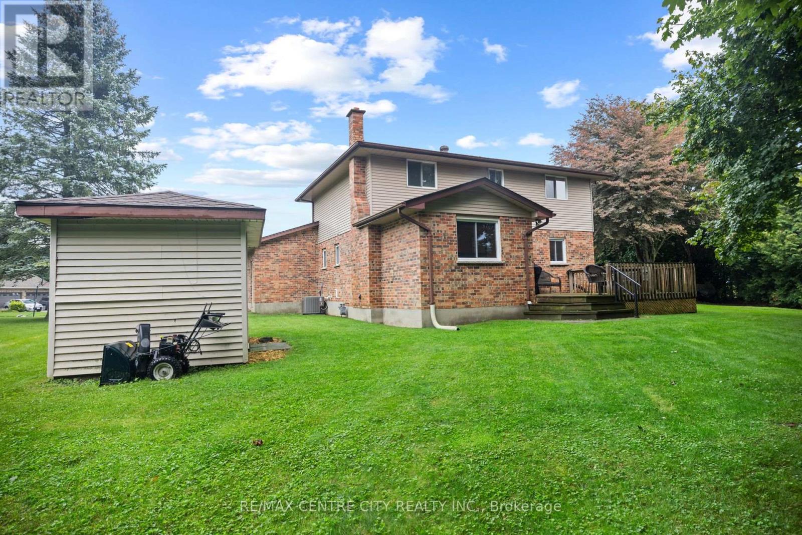 334 CANTERBURY PLACE - Image 28