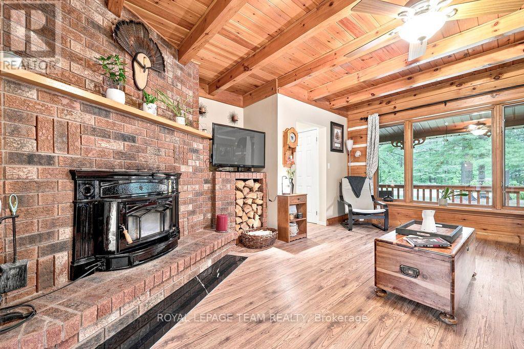 2193 FOYMOUNT ROAD - 10