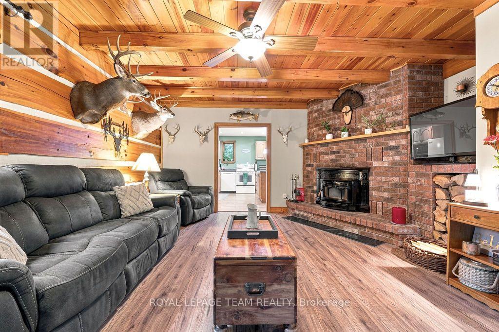 2193 FOYMOUNT ROAD - 12