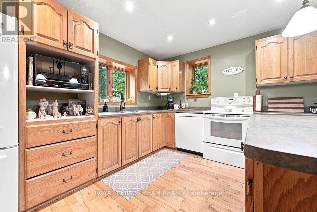 2193 FOYMOUNT ROAD - 14