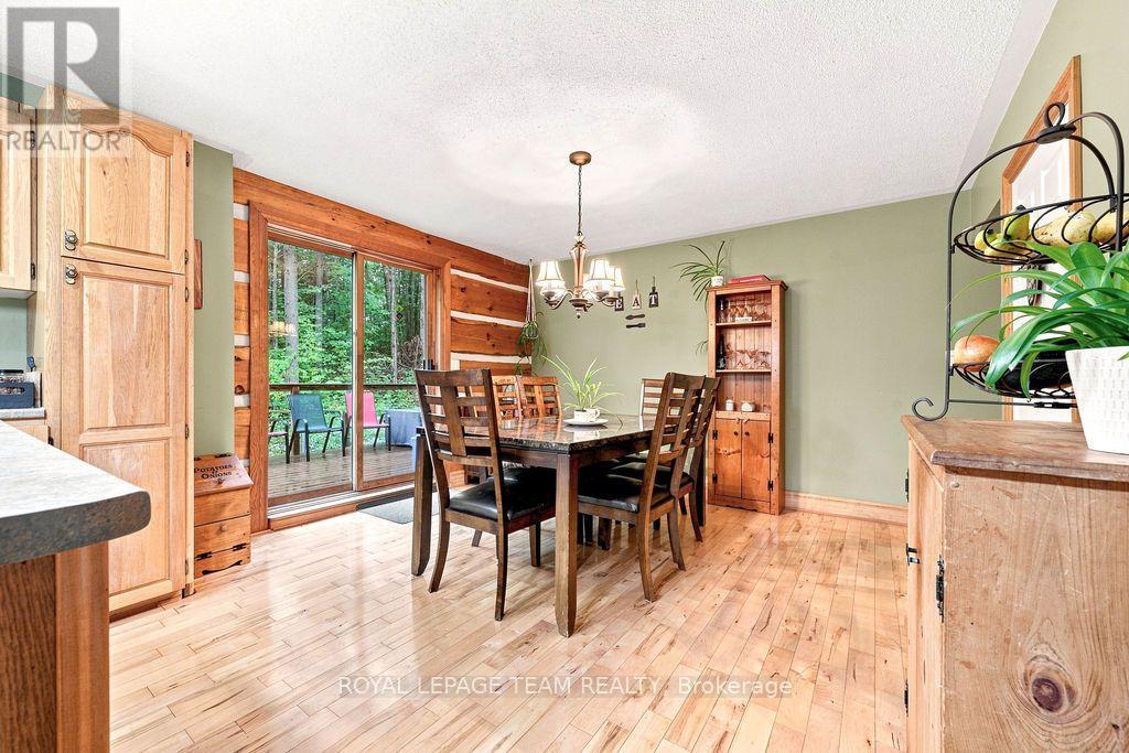 2193 FOYMOUNT ROAD - 17
