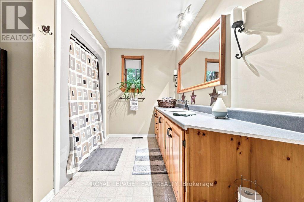 2193 FOYMOUNT ROAD - 23